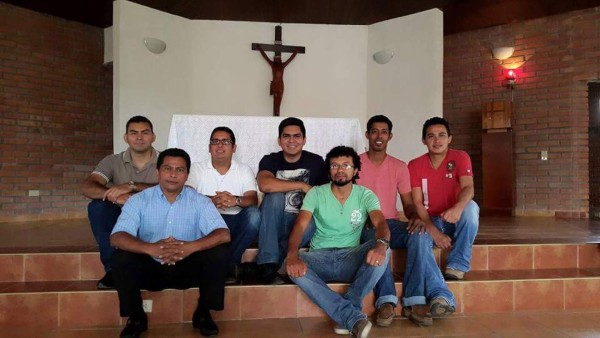 Ordenarán como sacerdotes a siete jóvenes sampedranos