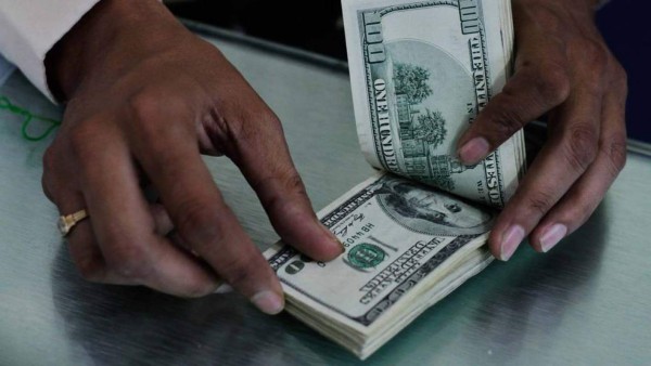 Preocupan los déficit fiscal crónicos que sufren Costa Rica y El Salvador