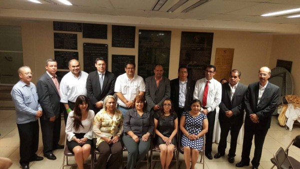 Los 20 aspirantes a magistrados elegidos por el Colegio de Abogados de Honduras.