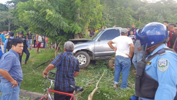 Conductor ebrio mata a madre e hijo en accidente cerca de Puerto Cortés