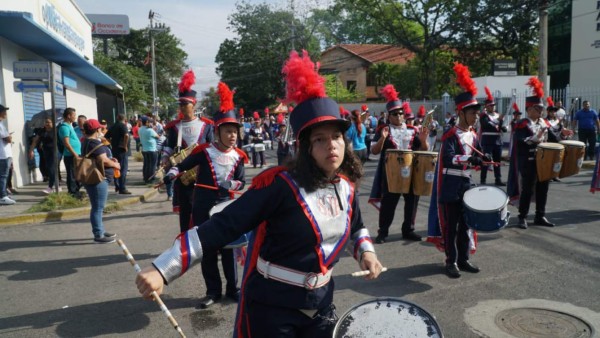 Honduras festeja su 198 Aniversario de Independencia con espectaculares desfiles