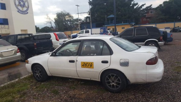 Caen tres sospechosos de asaltar en un taxi en Tegucigalpa