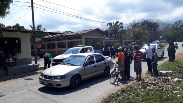 Sicarios vestidos de policías matan a dos personas en La Ceiba