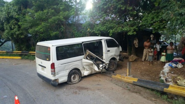 Seis estudiantes heridos en un accidente vial en Santa Bárbara