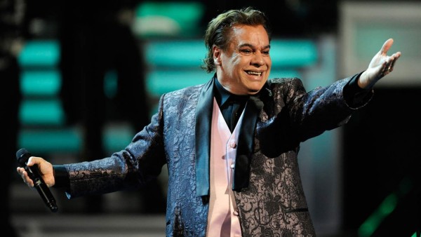 Ciudad Juárez declara hijo predilecto a Juan Gabriel