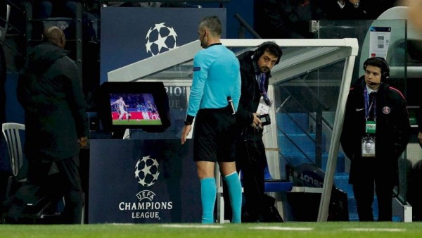 La Champions League se reanudaría sin VAR