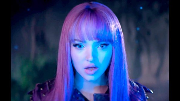 Dove Cameron revela detalles de Descendientes 3