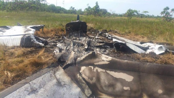 Encuentran narcoavioneta incinerada en La Mosquitia