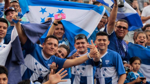 Los hondureños reaccionan en el Honduras vs Nigeria