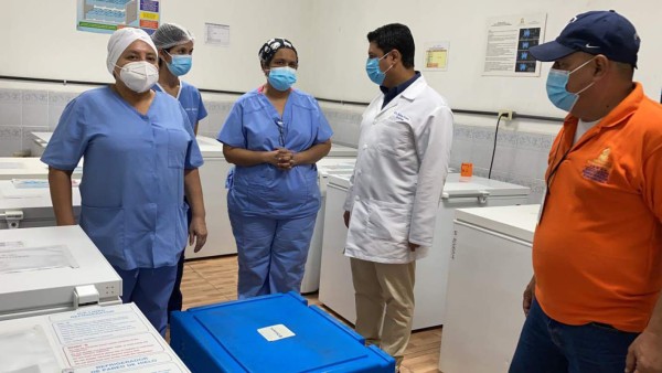 Llegan a San Pedro Sula 830 dosis de la vacuna contra el coronavirus