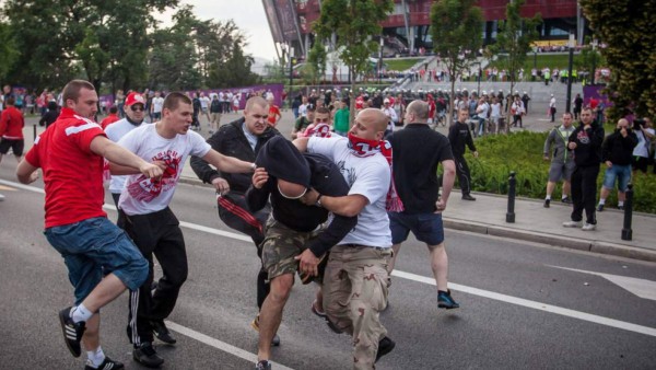 La aterradora amenaza de los hooligans rusos: 'El Mundial 2018 será un festival de violencia'