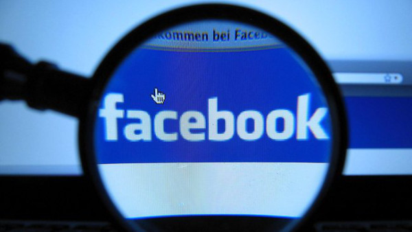 Facebook acusado de interceptar mensajes privados