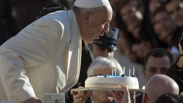 Con pastel de coca recibirán al Papa Francisco en Bolivia