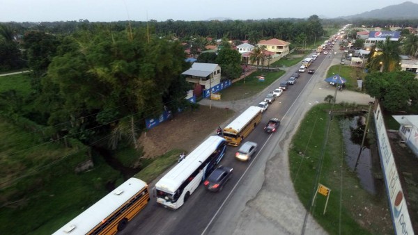 Miles de veraneantes retornan hacia las distintas ciudades de Honduras
