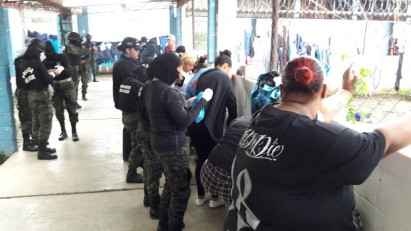 Descubren fuerte suma de dinero en cárcel de mujeres