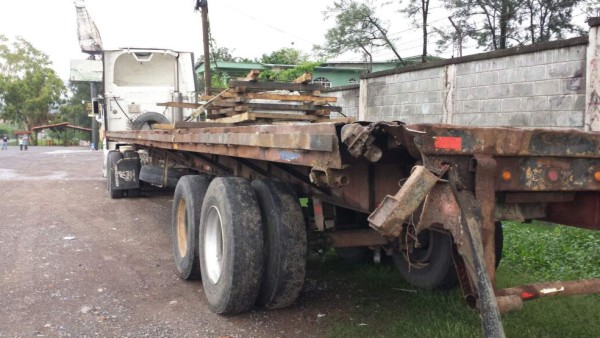 Niño que sobrevivió en accidente llora desconsolado por sus padres