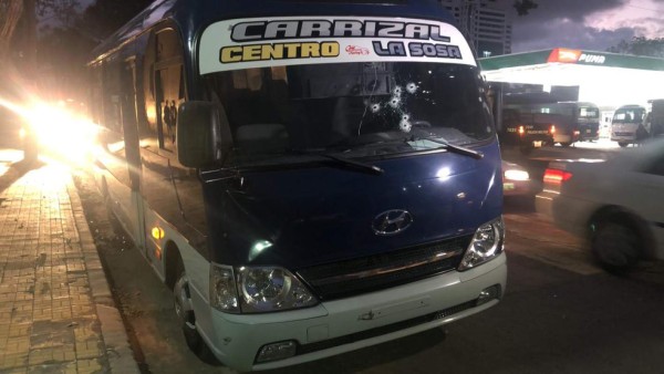Pistoleros hieren a conductor de bus frente a un hospital en Tegucigalpa