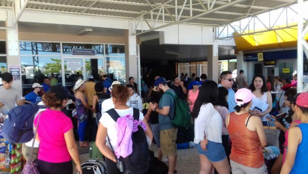 Inicia llegada de turistas salvadoreños al Caribe de Honduras