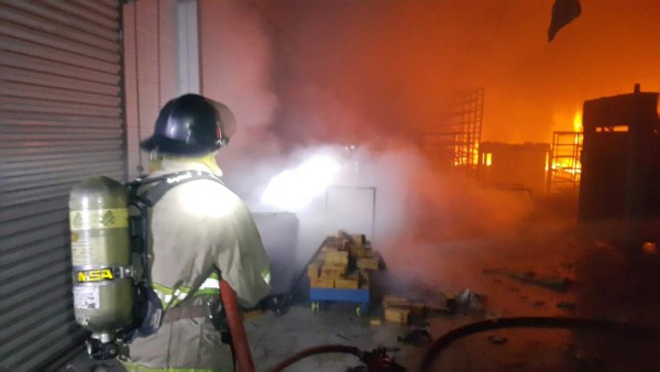 Incendio consume una bodega de Gildan en Choloma