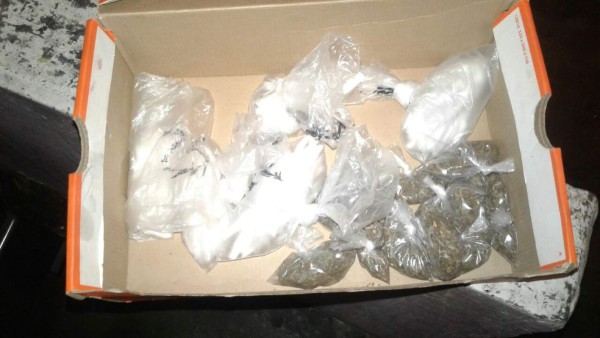 Detienen a tres jóvenes con armas y drogas en colonia sampedrana