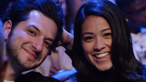 Gina Rodríguez y Ben Schwartz podrían tener un romance