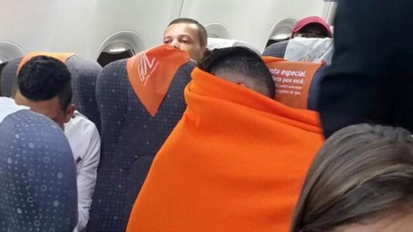 Futbolista Paolo Guerrero sufre viajar en avión