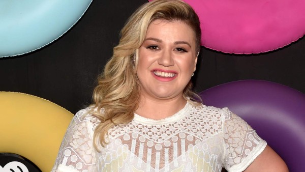 Kelly Clarkson, feliz de no poder tener más hijos