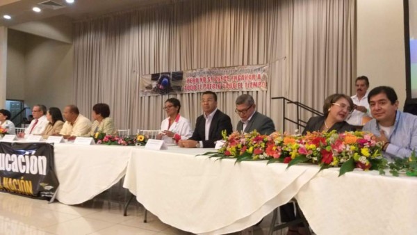 Médicos y docentes instalan un diálogo ciudadano alternativo en Tegucigalpa