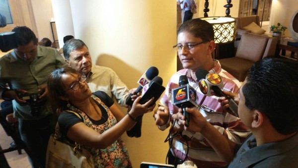 José Juan Abastida denuncia fraude en internas en San Pedro Sula