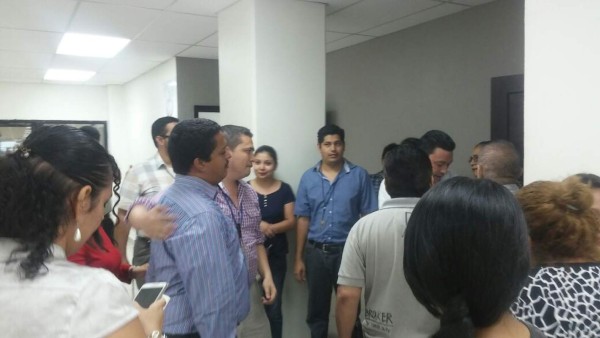 En libertad catedrático acusado de alterar notas en la Unah