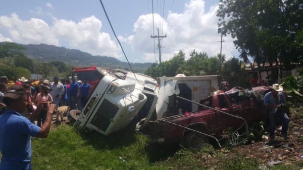 Accidente deja al menos 11 heridos en Copán