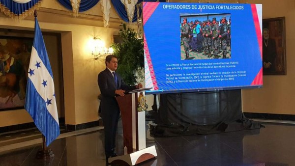 Presidente de Honduras rinde cuentas a sectores sociales