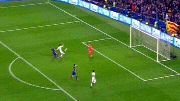 Mascherano reconoce que le hizo penal a Di María: 'Fue falta'