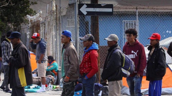 Demandan al Gobierno de Trump por enviar solicitantes de asilo a México