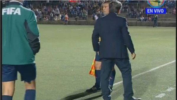 ¡Pinto expulsado en amistoso contra Nicaragua!