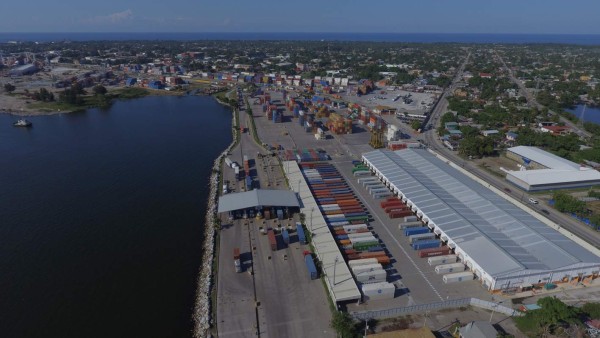 Puerto Cortés mueve el 70% de carga salvadoreña