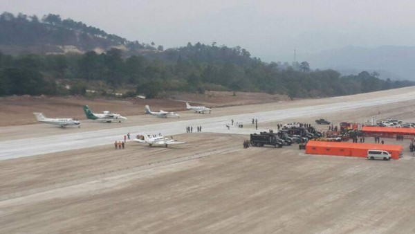 Presidente de Honduras inaugura aeropuerto en su ciudad natal