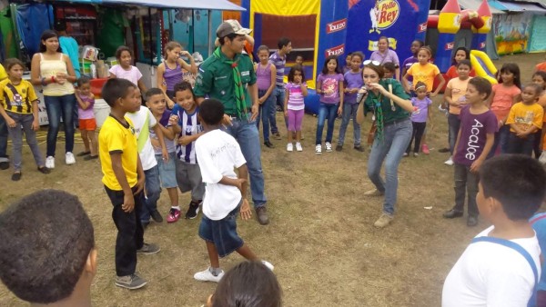 Sampedranos disfrutan de los últimos días de la Feria Juniana