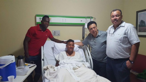 Alfredo Hawit y Maynor Figueroa visitan a Luis Garrido