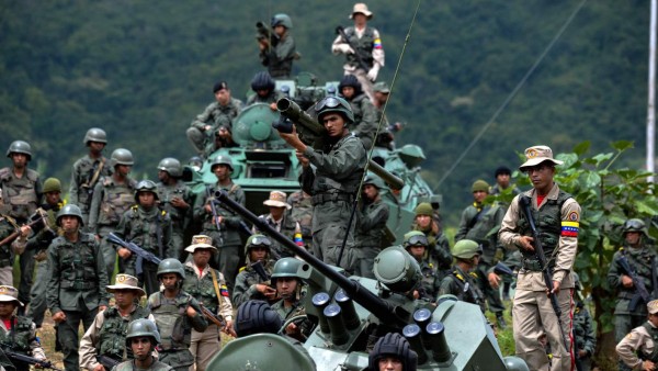 Despliegue militar de Venezuela alarma a Colombia