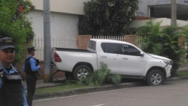 Encapuchados acribillan a tres personas dentro de un pick up en San Pedro Sula
