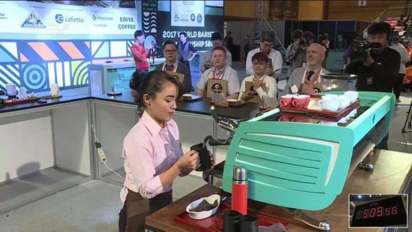 Barista de café hizo su presentación en Corea