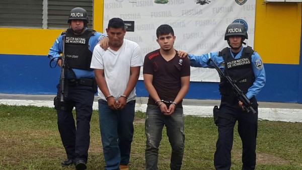 Detienen a tres jóvenes en posesión de marihuana