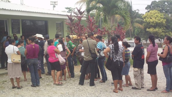 Entregan alimentos a familias necesitadas del norte de Honduras