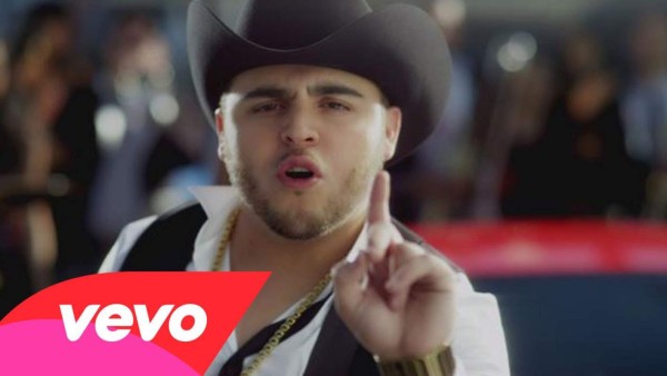 Exigen remover video de cantante grupero por 'promover el feminicidio”