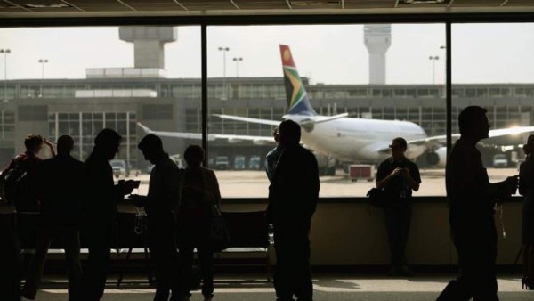 EUA restringe llegada de vuelos africanos a 5 aeropuertos