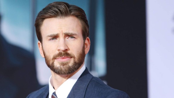 Viral: Chris Evans filtra foto íntima por accidente y fans lo defienden