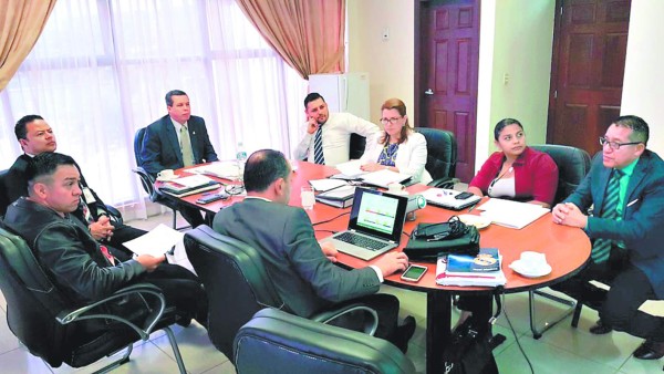 Solo 23 abogados para jueces antiextorsión se han postulado