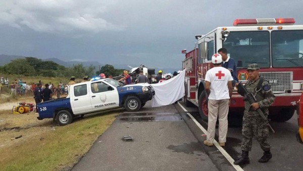 Retorno imprudente de conductor deja 13 muertos en Honduras