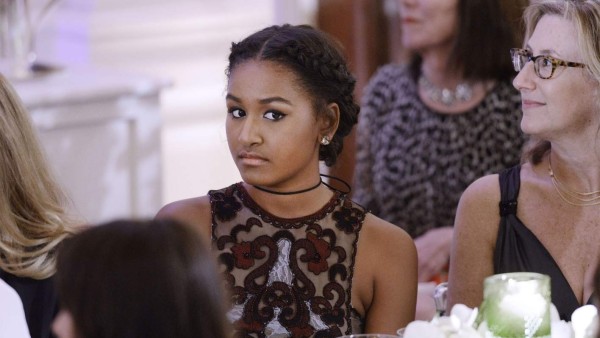 Obama rindió emotivo tributo a sus hijas, pero ¿dónde estaba Sasha?
